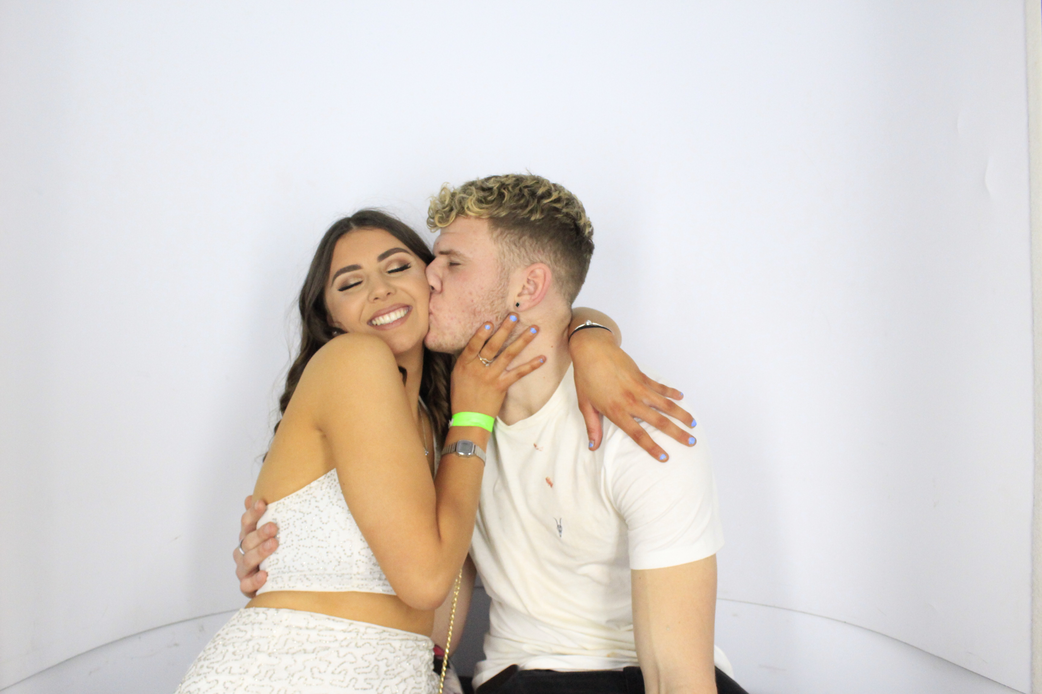 Issy & Alice's 18th Birthday Party | View more photos from the event at gallery.myphotoboothexperience.co.uk/u/MyPhotoBoothExperienceLtd/Issy-Alices-18th-Birthday-Party